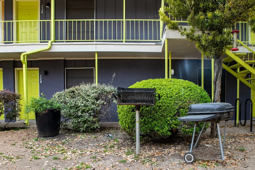 WanderJaunt Cozy Apts in East Austin