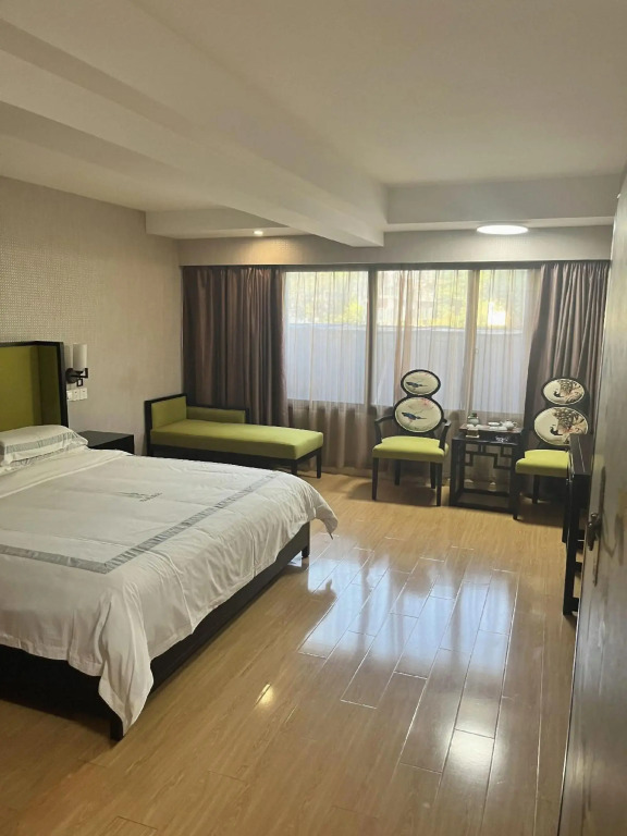 Puzhen Hotel
