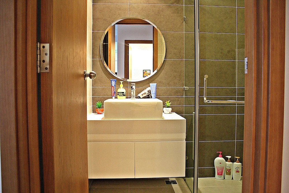 Sunrise City Luxury New 2bed2bath SW POOL1