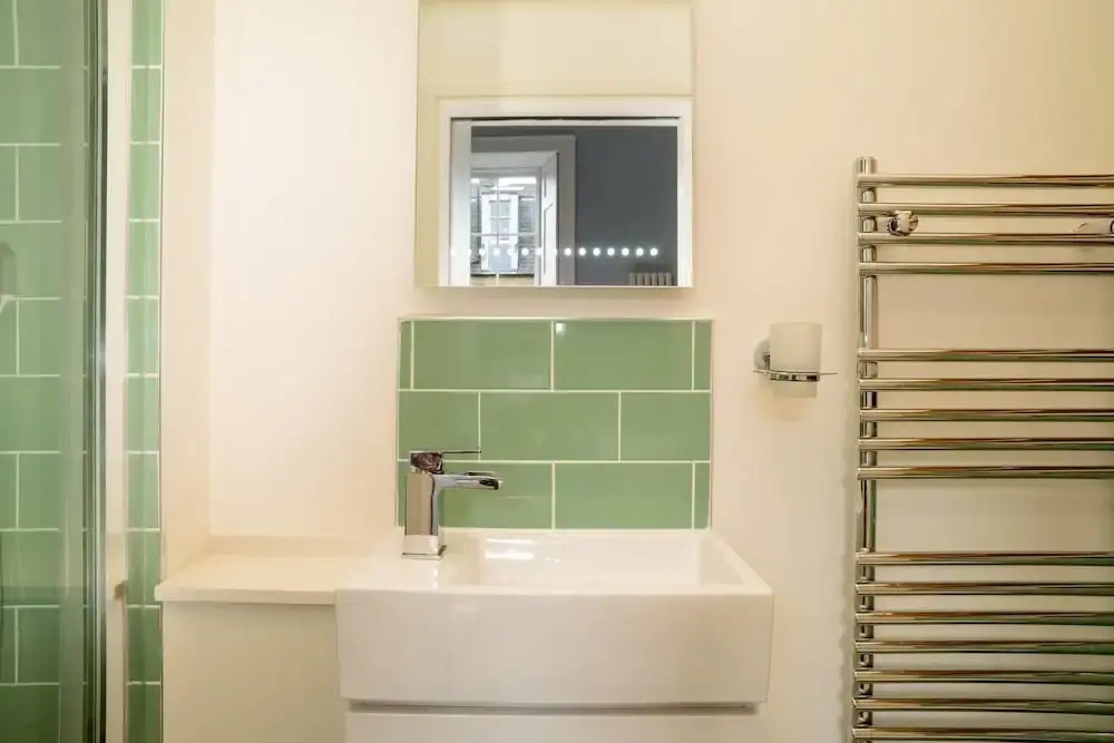 Great Location! 3 Bedroom Ground Floor