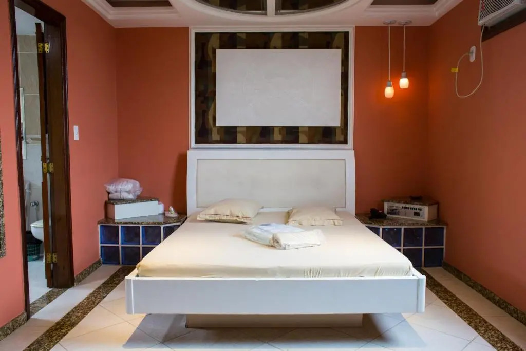 Motel Caricia (Только для взрослых)