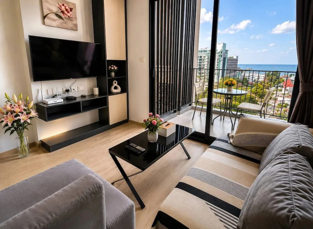 2 Bed Room Sea View Luxury - Best Location in Pattaya