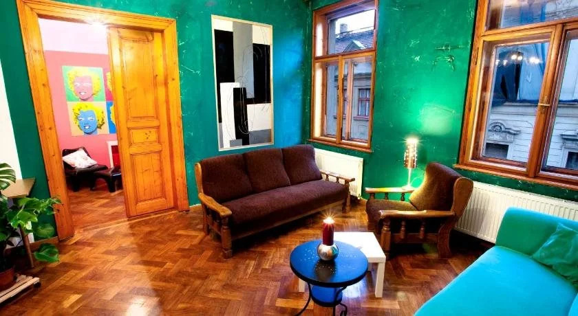 Art Hole Hostel
