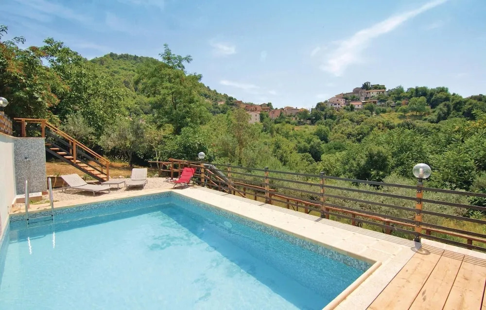 Pet Friendly Home In Stroncone Terni Tr