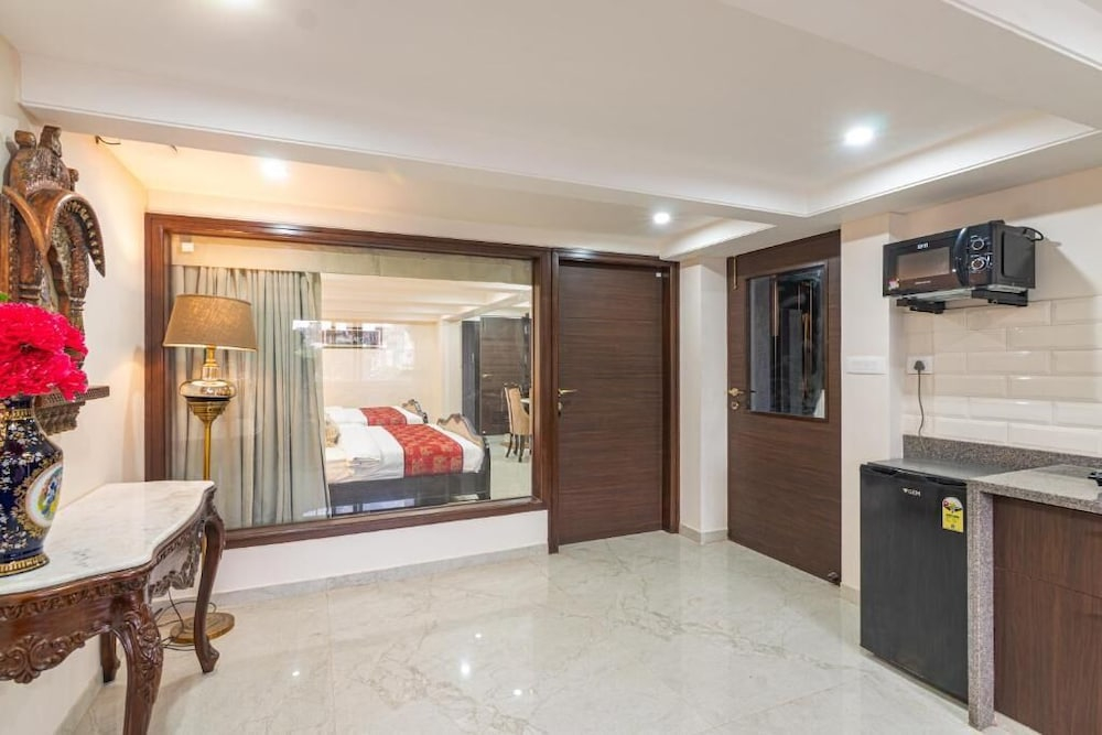 Palm Residences and Suites