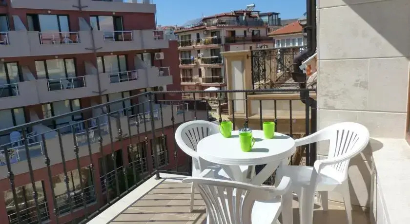 "Rock and Wave" Apartments with sea view in Sozopol