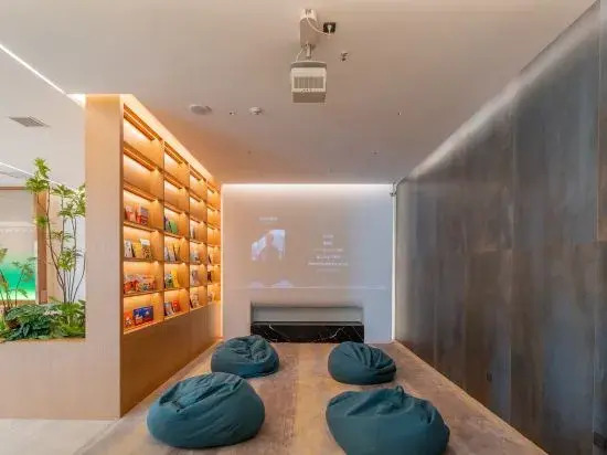 Heming Lake Hot Spring Hotel