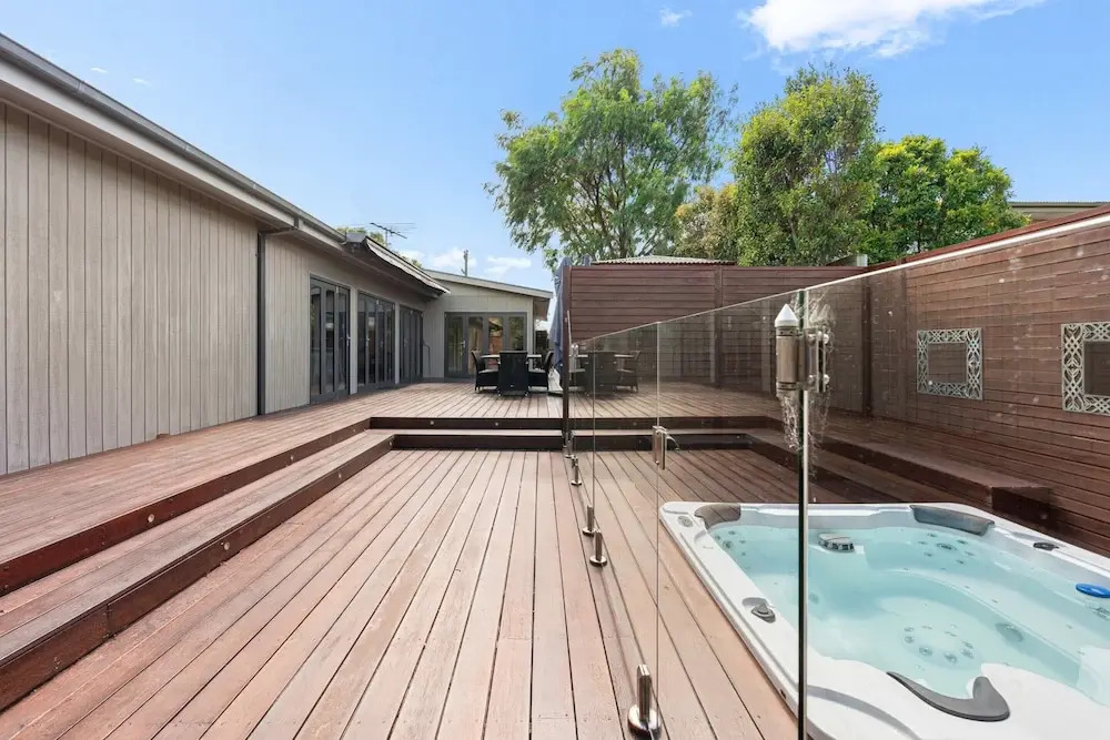 Luxurious 3-bed Home With Outdoor Spa