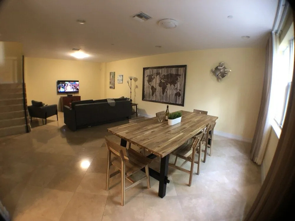 3BR Home wRooftop by Ideal Experience VR
