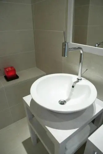 Mosaic Venetian Harbour Suites