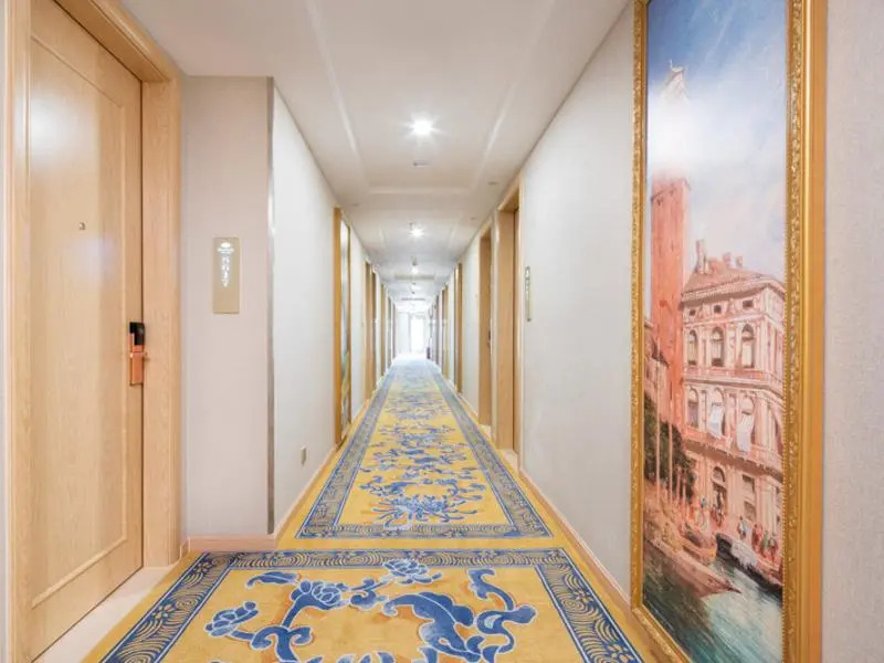 Vienna Hotel Guangxi Hechi Jinchengjiang Baima Street