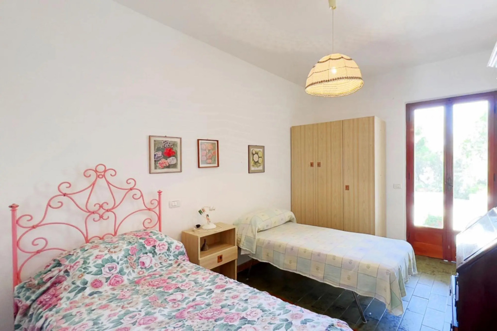 Villa ai Pini 800 meters from the beach of Straccoligno with reserved parking space directly on the-VILLA AI PINI