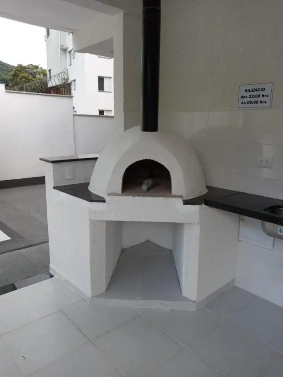 Apartamento novo , poucos metros da praia