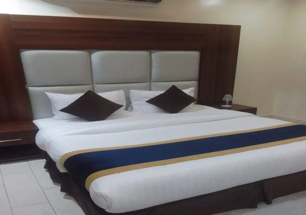 Night Star Furnished Apartments 2