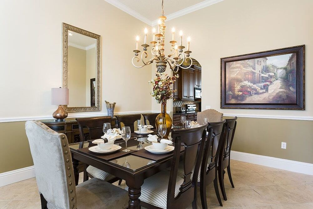 Terrific 5 bed home with a cinima & pool