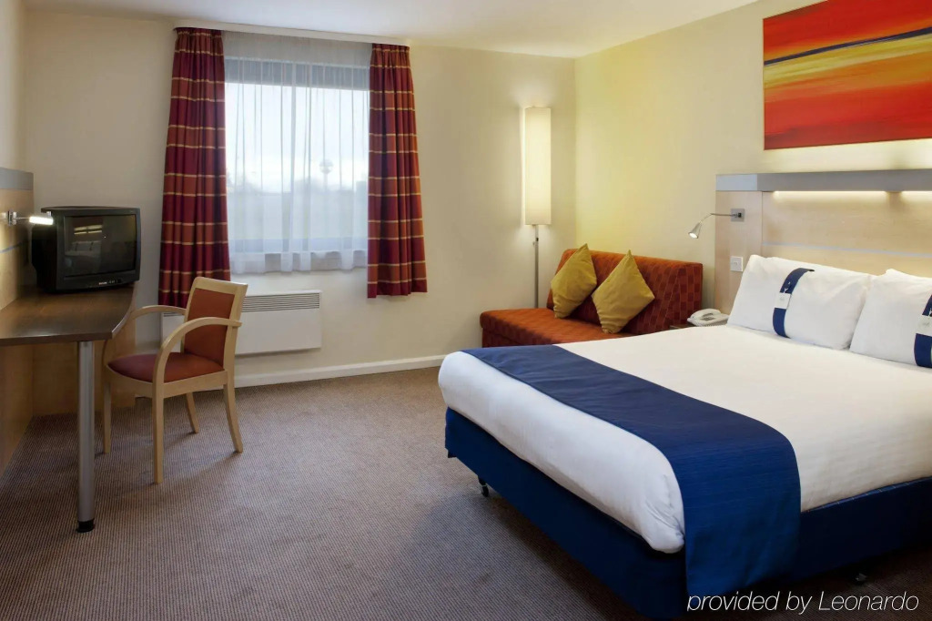 Holiday Inn Express Dunfermline by IHG