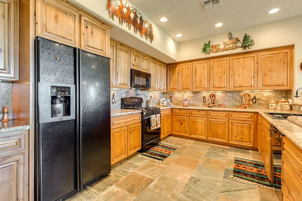 87th Street condo 20750 - 3 Br condo by RedAwning