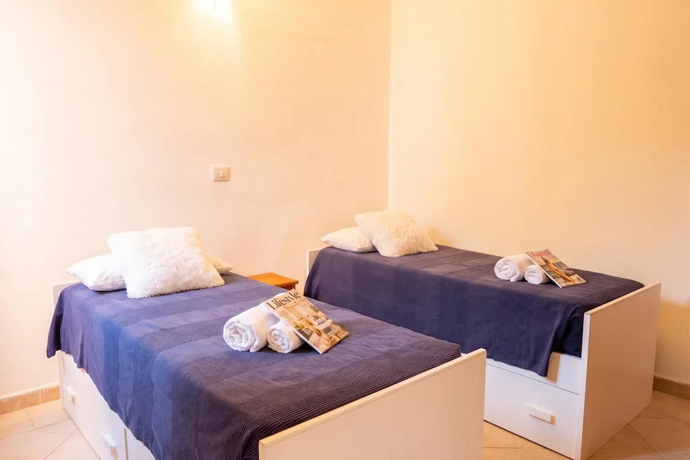 Villa Victoria 1.5 Km From The Beach