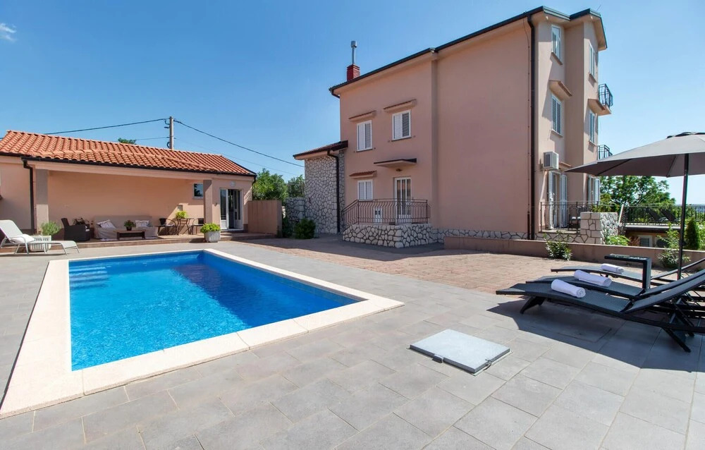 Amazing Apartment in Jadranovo With Outdoor Swimming Pool and Wifi