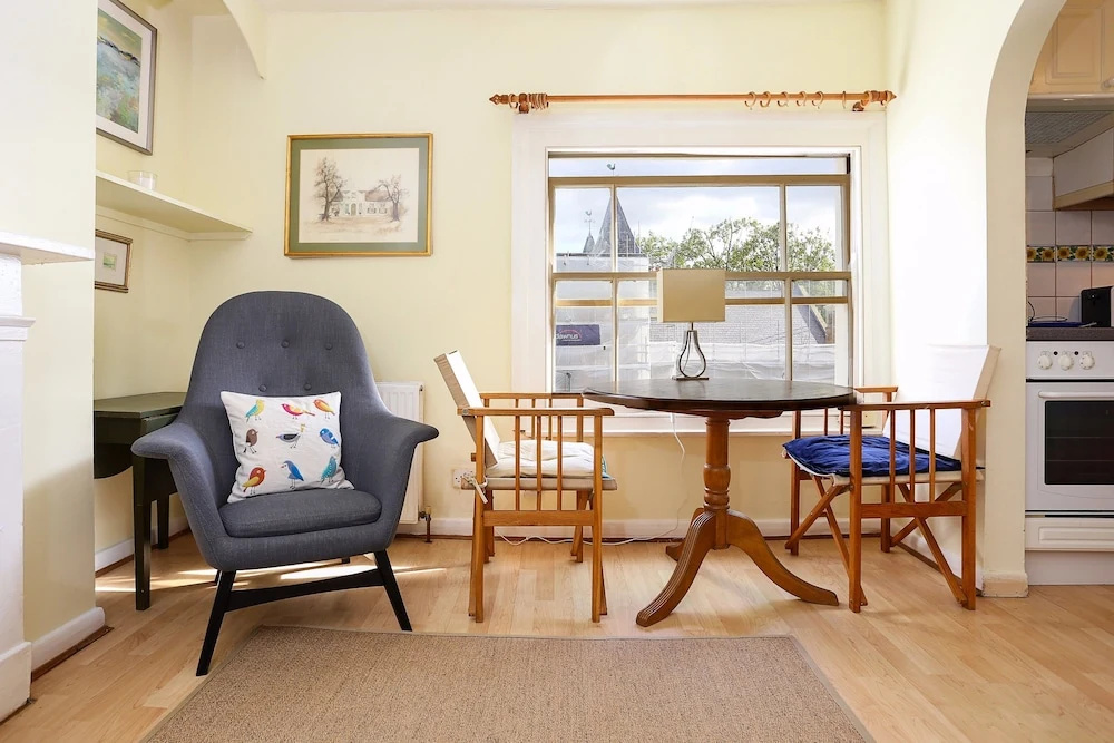 1 Bed Chic Apartments in Chelsea Central London FREE WIFI by City Stay Aparts London
