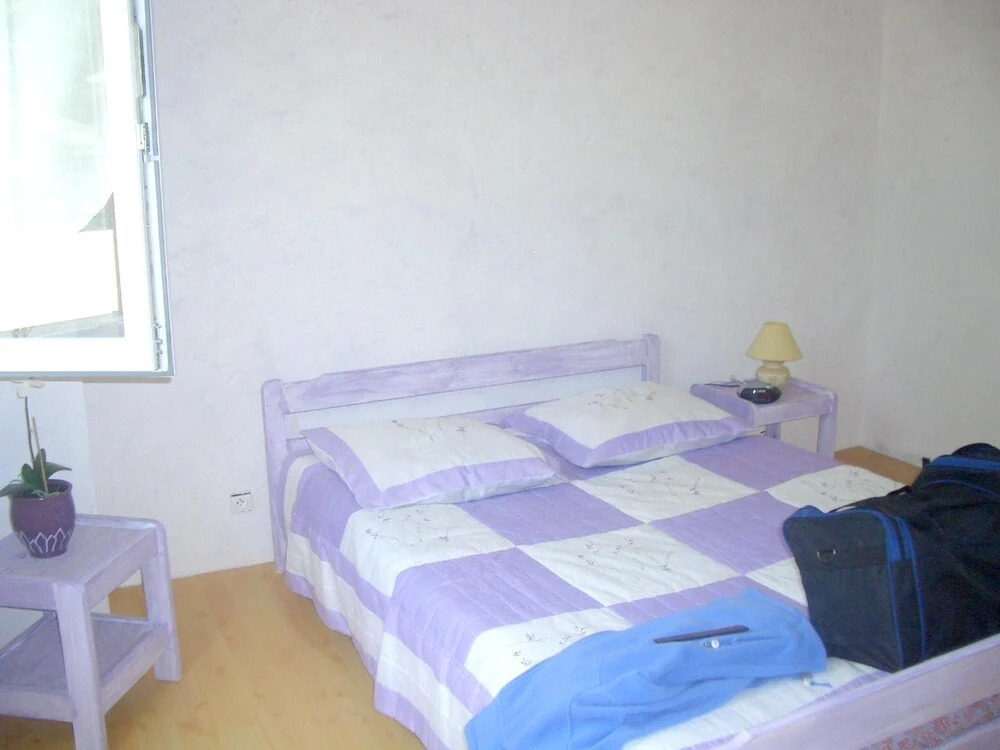 House With 2 Bedrooms in Salles-curan, With Wonderful Lake View, Enclosed Garden and Wifi