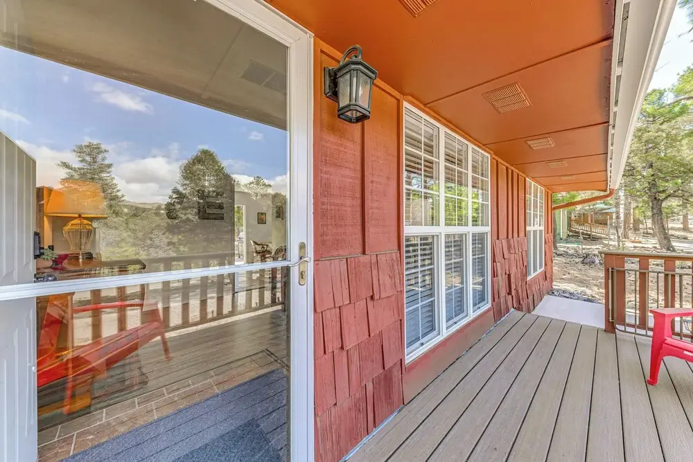 1 Mi to Alto Lake: Mtn-view Home w/ Large Yard!