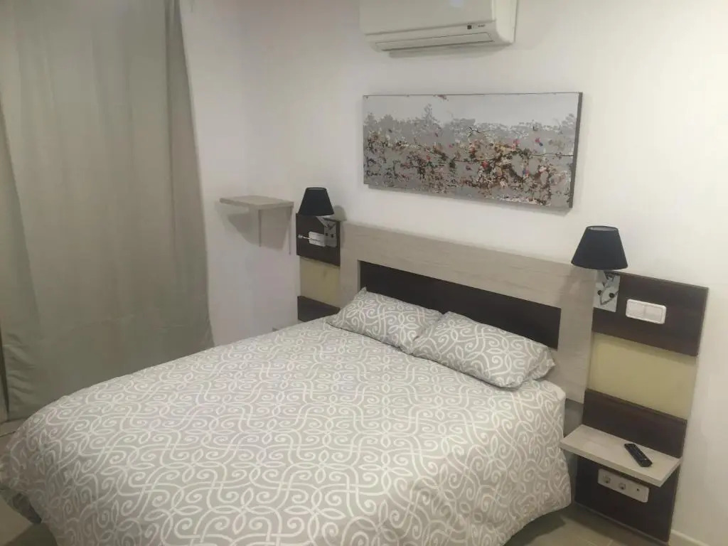 Rooms H Skyline