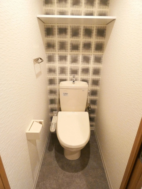 Alpha Square Minami 6 Jo 303