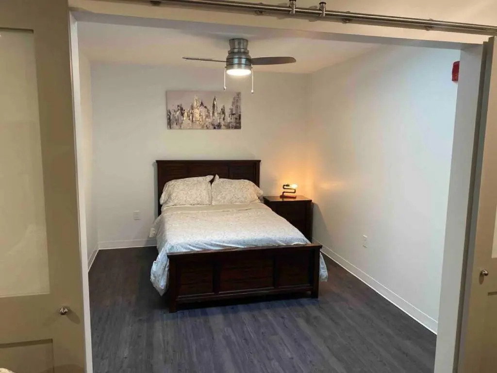 Apt 254 Sleek and Cozy Studio Next To The River