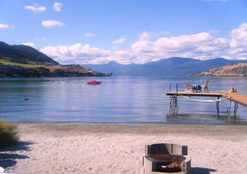 Lakeshore Paradise Bed And Breakfast