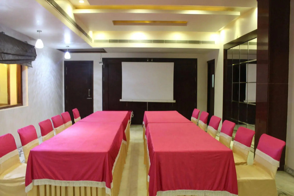 Hotel Leela Grande