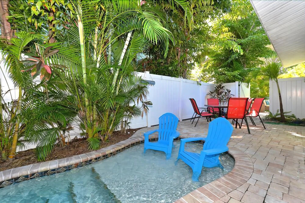 Seagrass Retreat 5 Bedrooms 3 Bathrooms Home