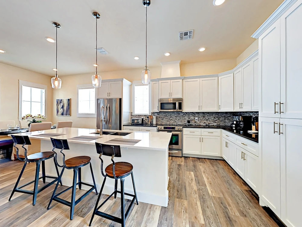157 Sunrise Ave Home 4 Bedrooms 4 Bathrooms Home