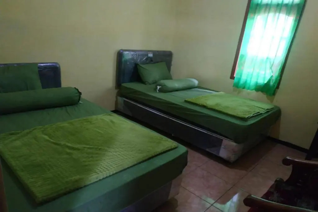 Oyo 90097 Homestay Sinta Ndani Putri