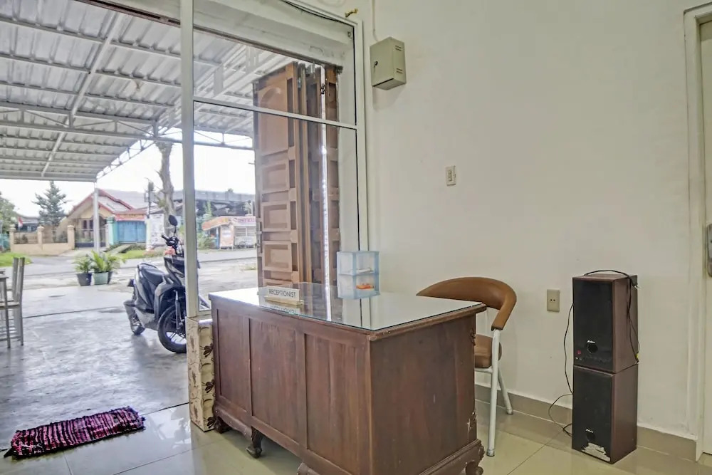 RedDoorz at Orien Guesthouse Pematang Siantar