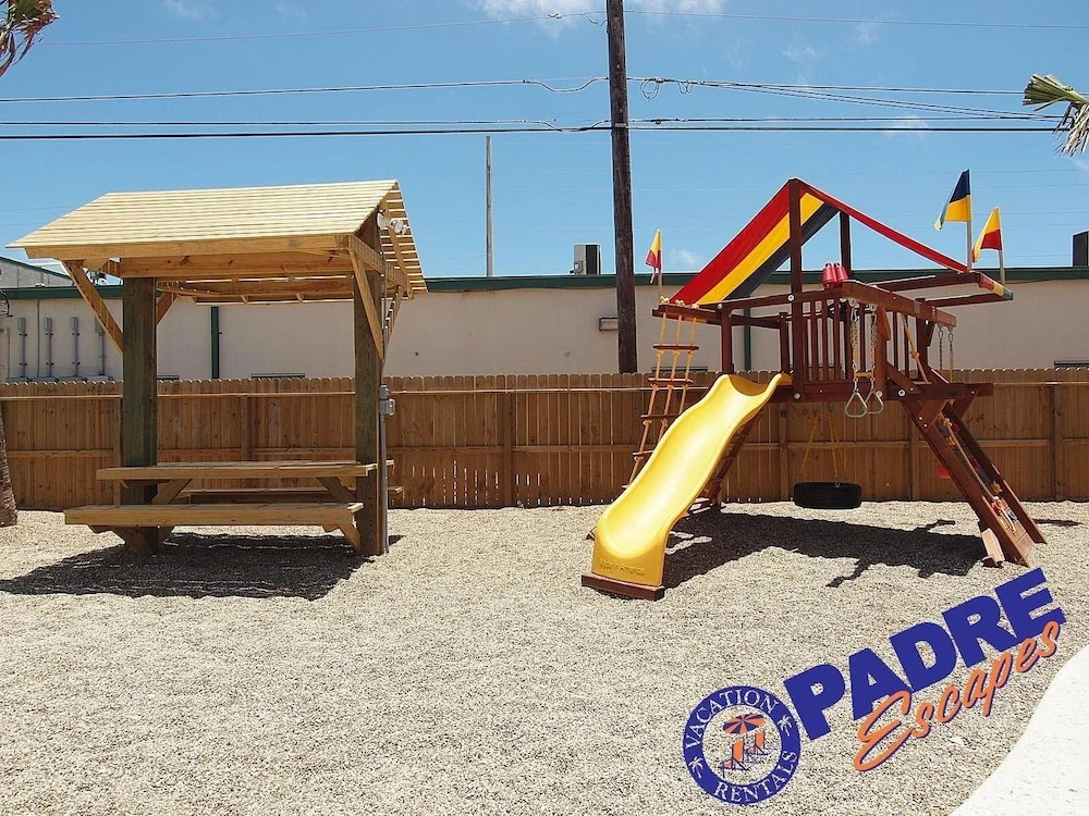 Nemo Cay Resort BC107 by RedAwning