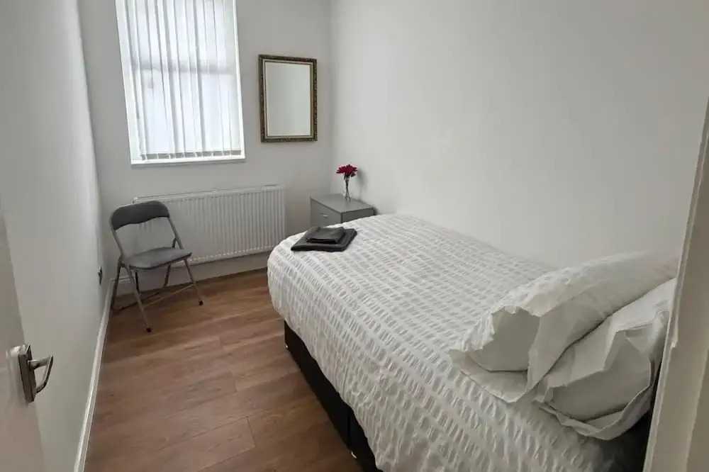2 Bed Flat - Sleeps 3 - Parking - Wifi