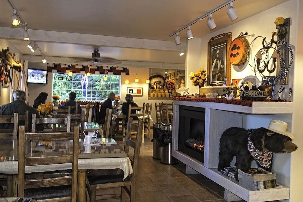 Hot Springs Inn