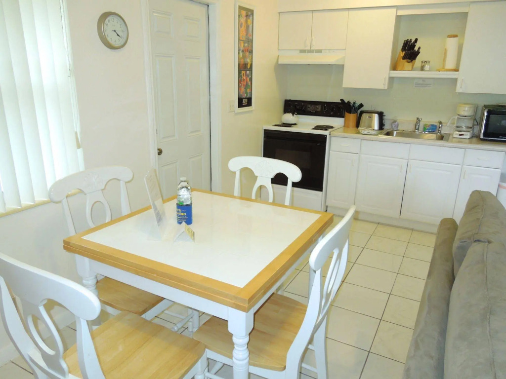 Pelican Place