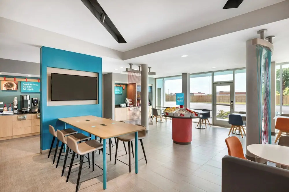 avid Hotel Redding by IHG