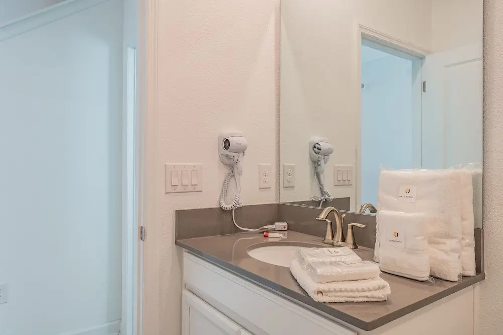 Luxury 4bd/3ba Home Storey Lake