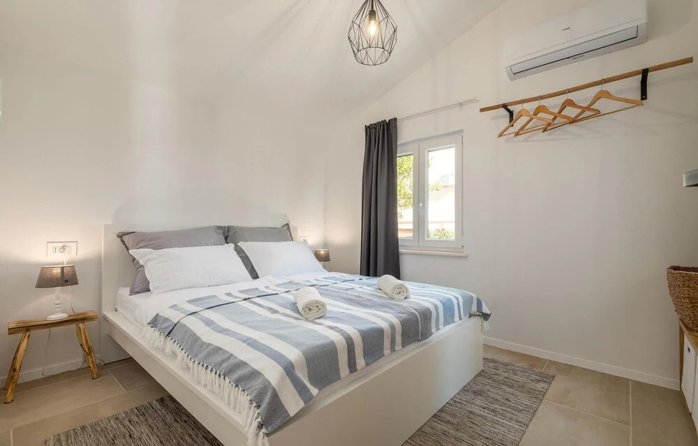 Beautiful Home in Labin With 6 Bedrooms, Private Swimming Pool and Outdoor Swimming Pool