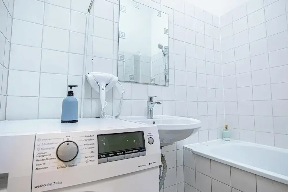 Budget 1BR Near Belvedere Palace
