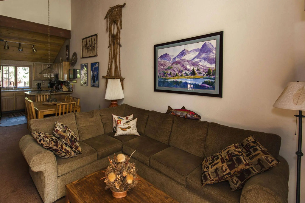 Meadow Ridge Condos by Mammoth Slopes Lodging