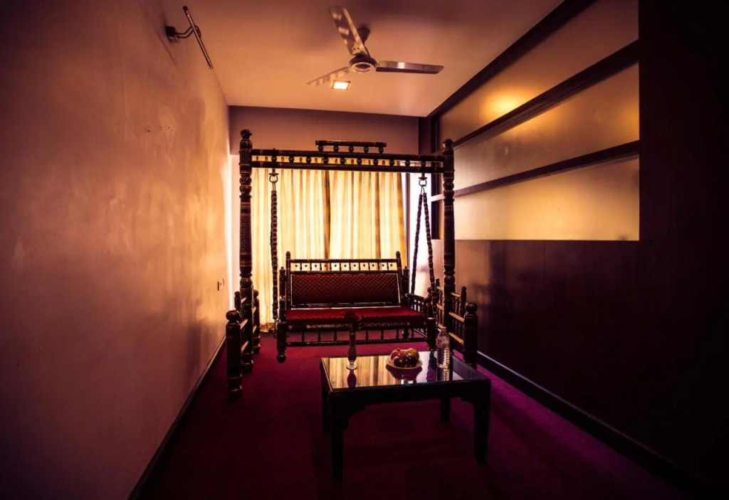 Hotel Shelter