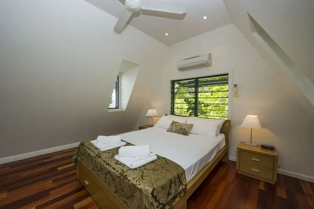 Canopy Chalet 10