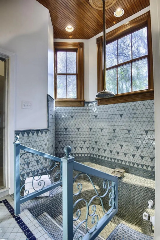 Best Location 7BR Next to FR Quarter! By YouRent