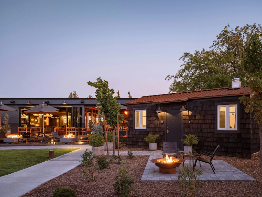 High Country Motor Lodge - Near NAU and Downtown