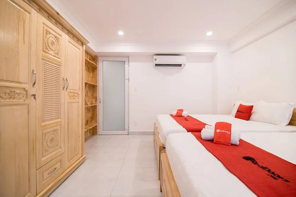 RedDoorz Plus Near Gia Dinh Park