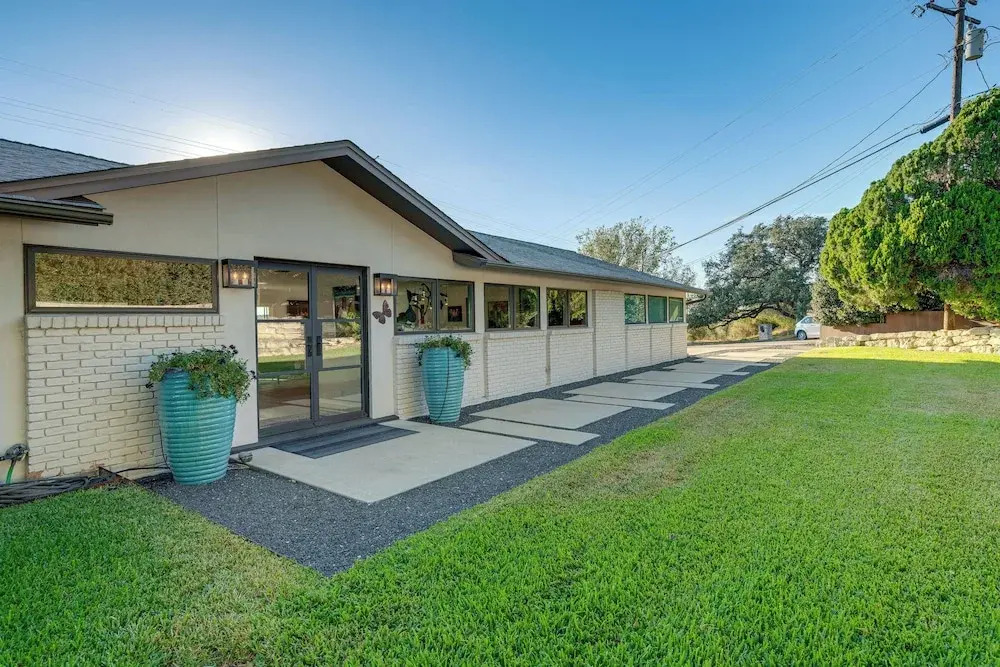 Luxe Mid-century Austin Home w/ Canyon Views